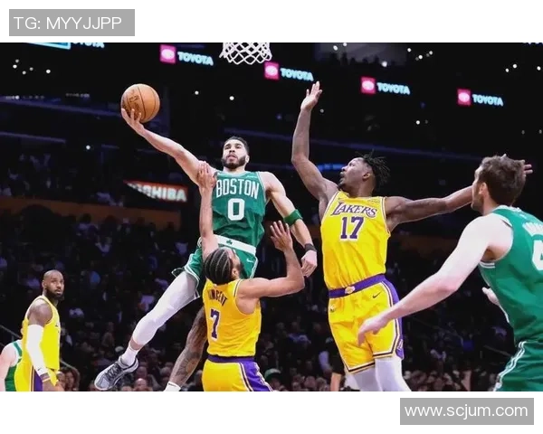 2021年湖人队与凯尔特人经典对决回顾与精彩瞬间分析 2021年湖人队与凯尔特人经典对决回顾与精彩瞬间分析