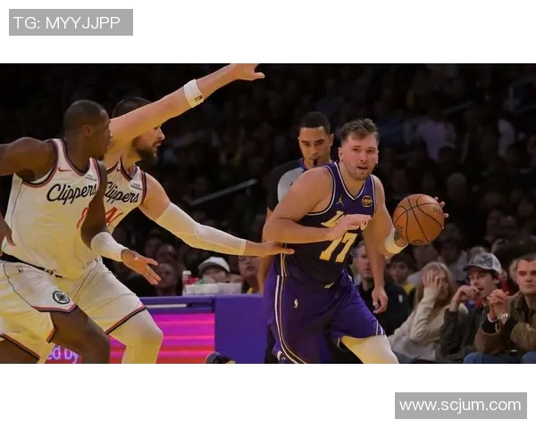 东契奇狂砍73分刷新现役最高得分纪录独行侠成功终结太阳11连胜传奇之路