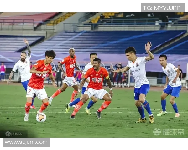 黄健翔解读鲁能与北京的激烈对决背后的战术博弈与球员表现